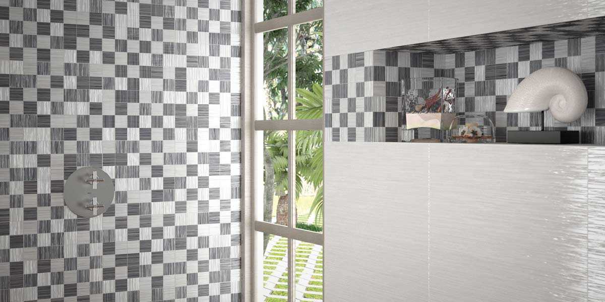 Badezimmer mit Grau-Weißen Mosaikfliesen